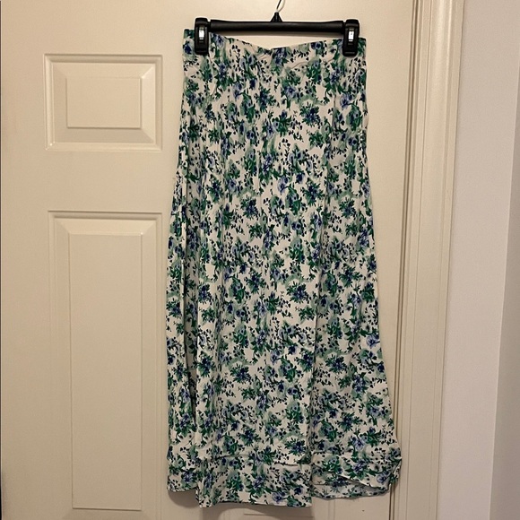 Mango Floral Printed Satin Skirt/NWT/S-M - Picture 13 of 14